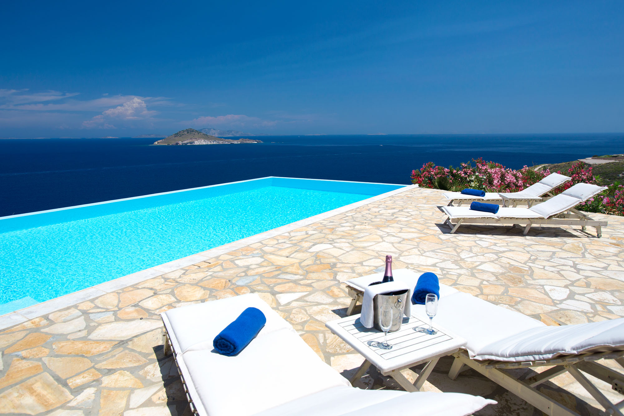 Villa Nessa image 2