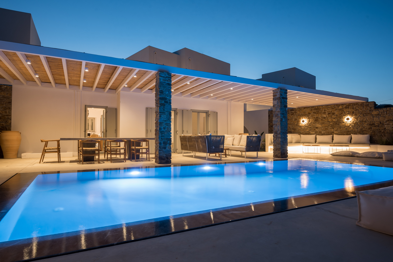 Villa Alora image 2