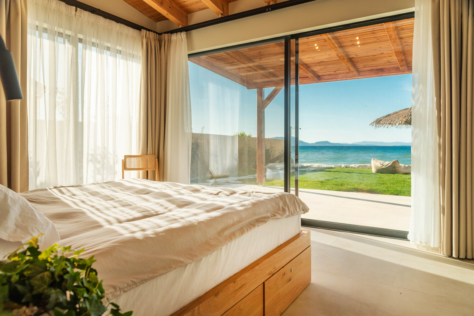 Aqua Beach House image 30