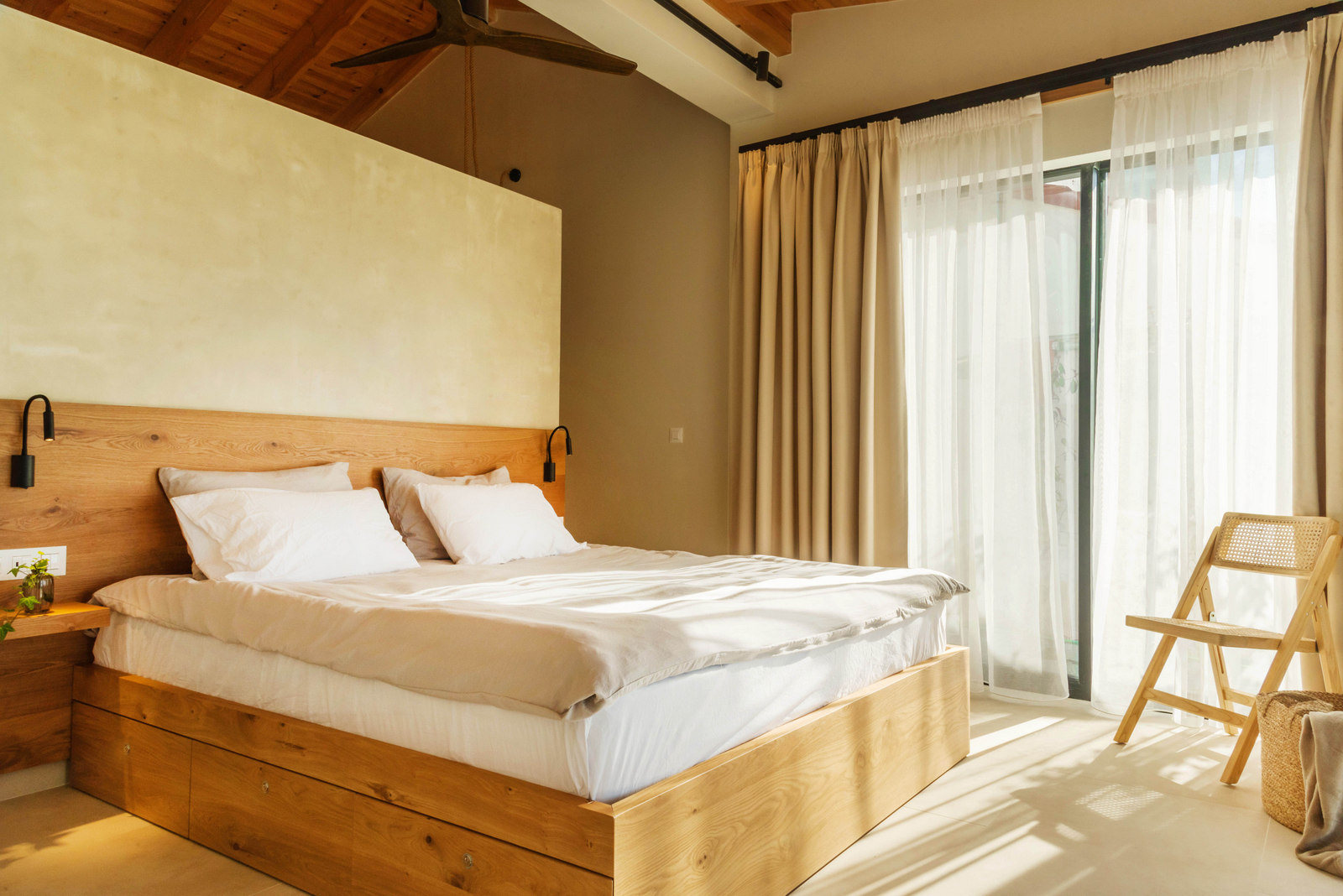 Aqua Beach House image 33