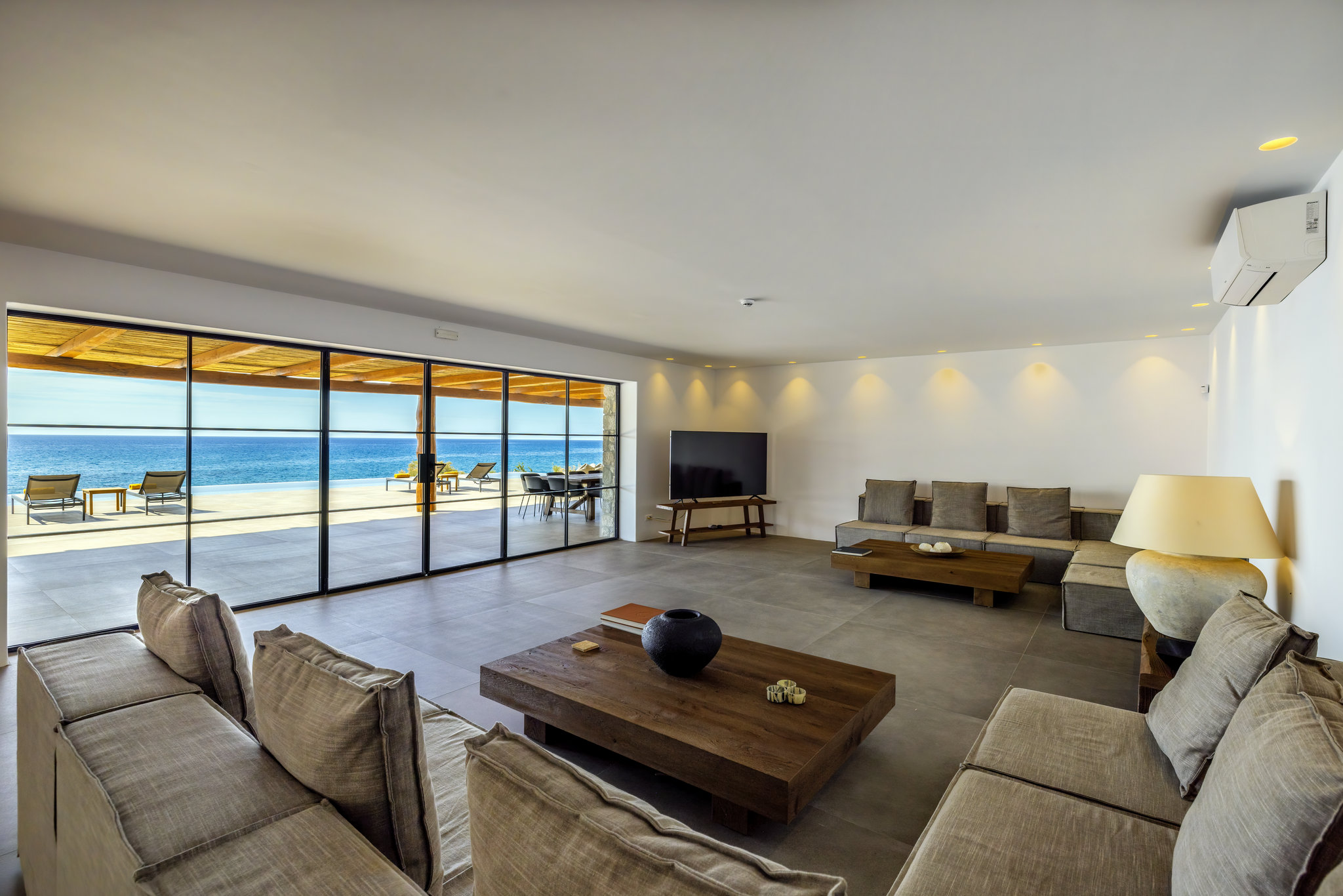 Mira Beach House image 38