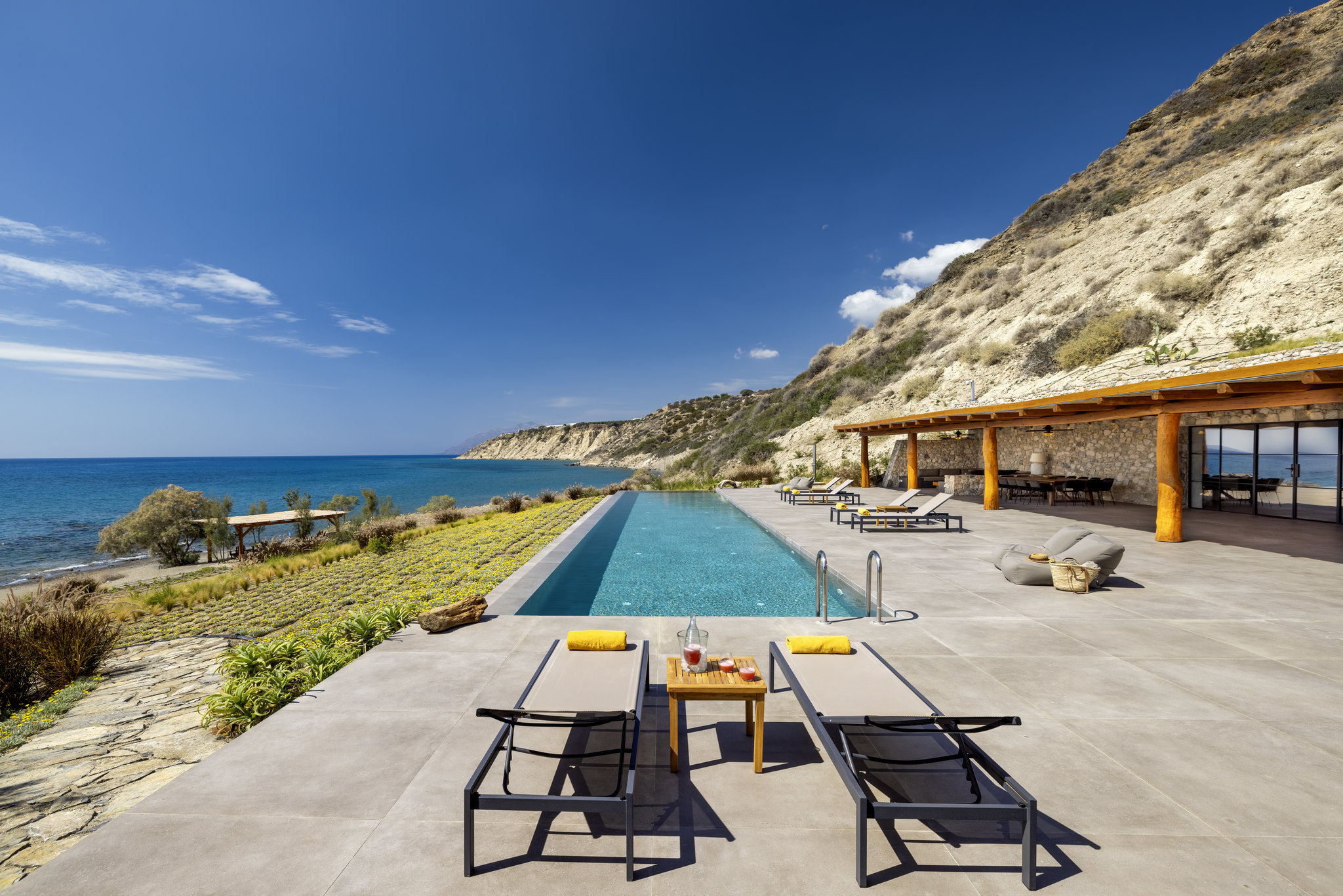 Mira Beach House image 3