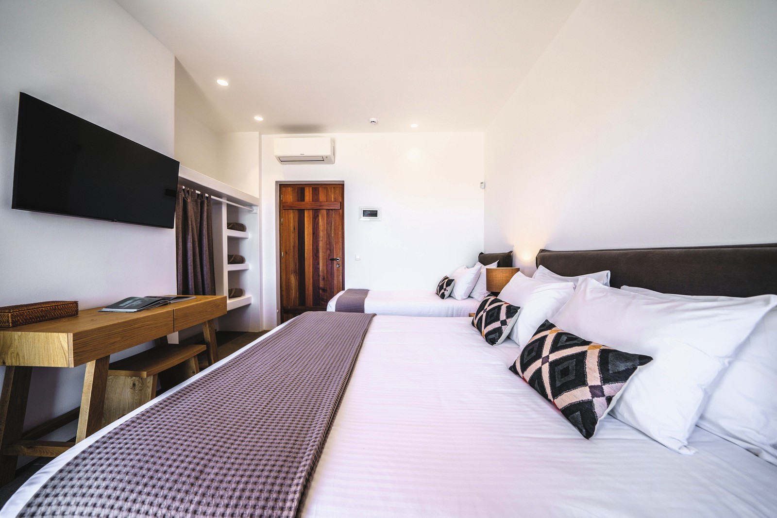 Mira Beach House image 54