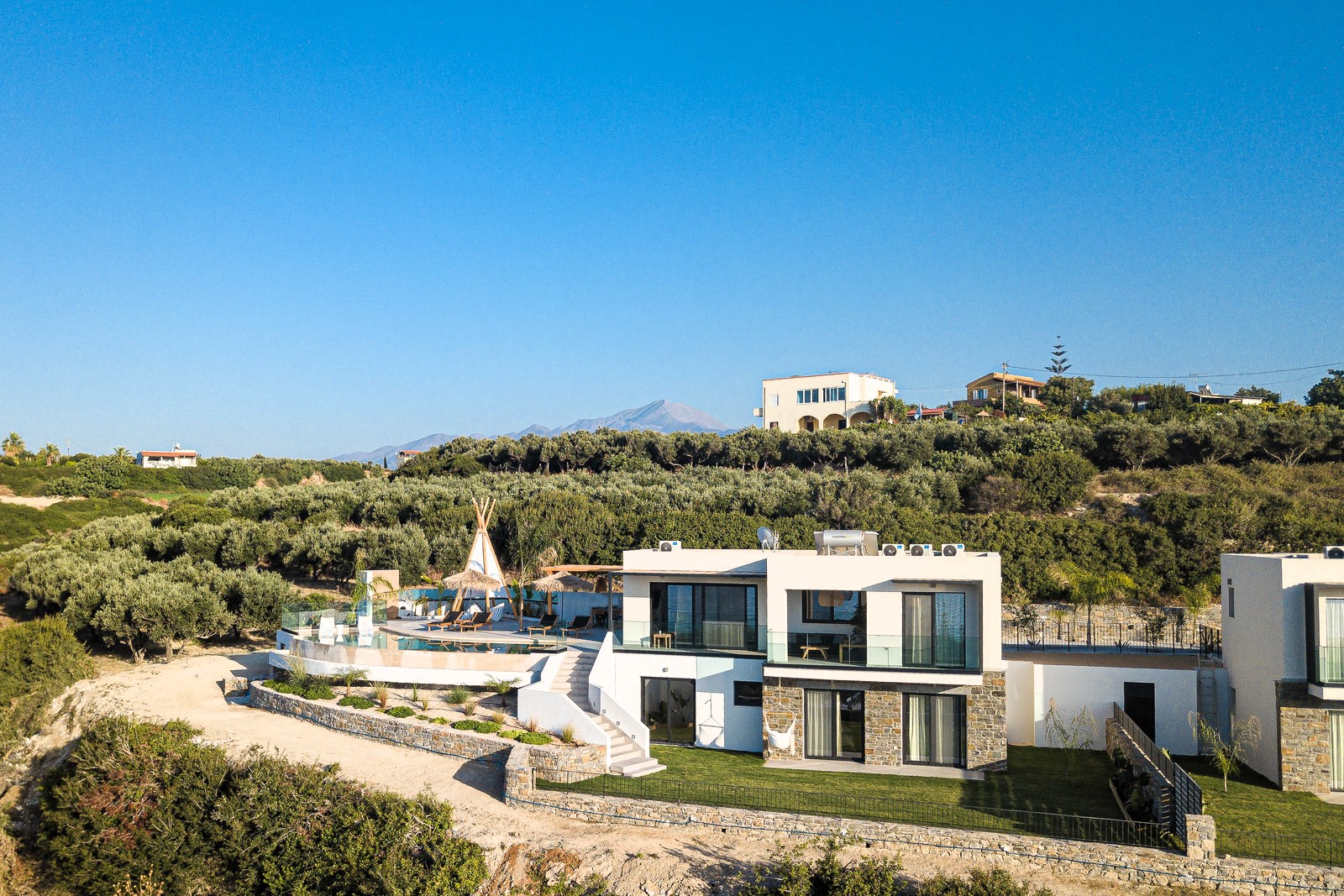 Atropos Villas image 3