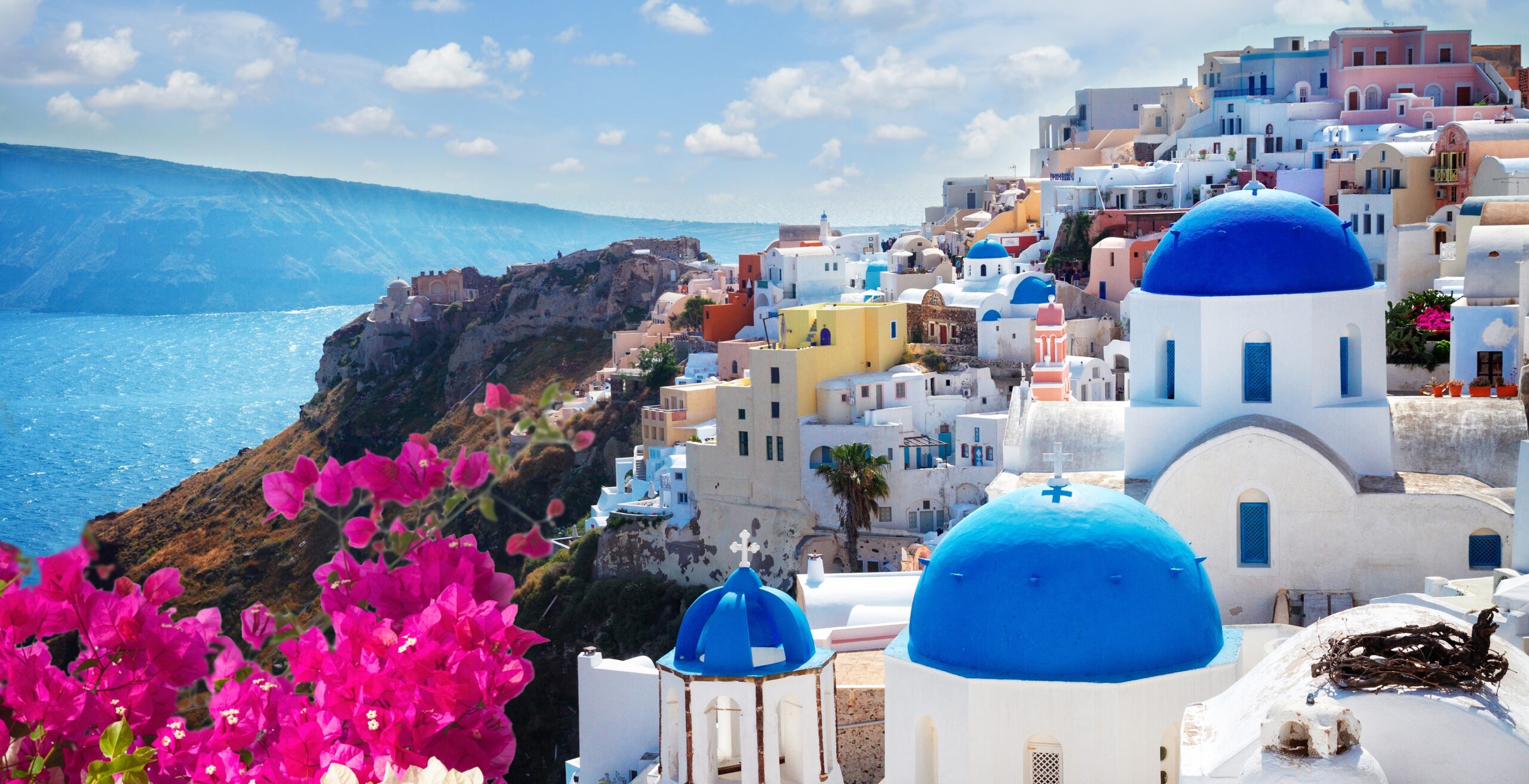 Oia,,Traditional,Greek,Village,Of,Santorini,With,Blue,Domes,Of