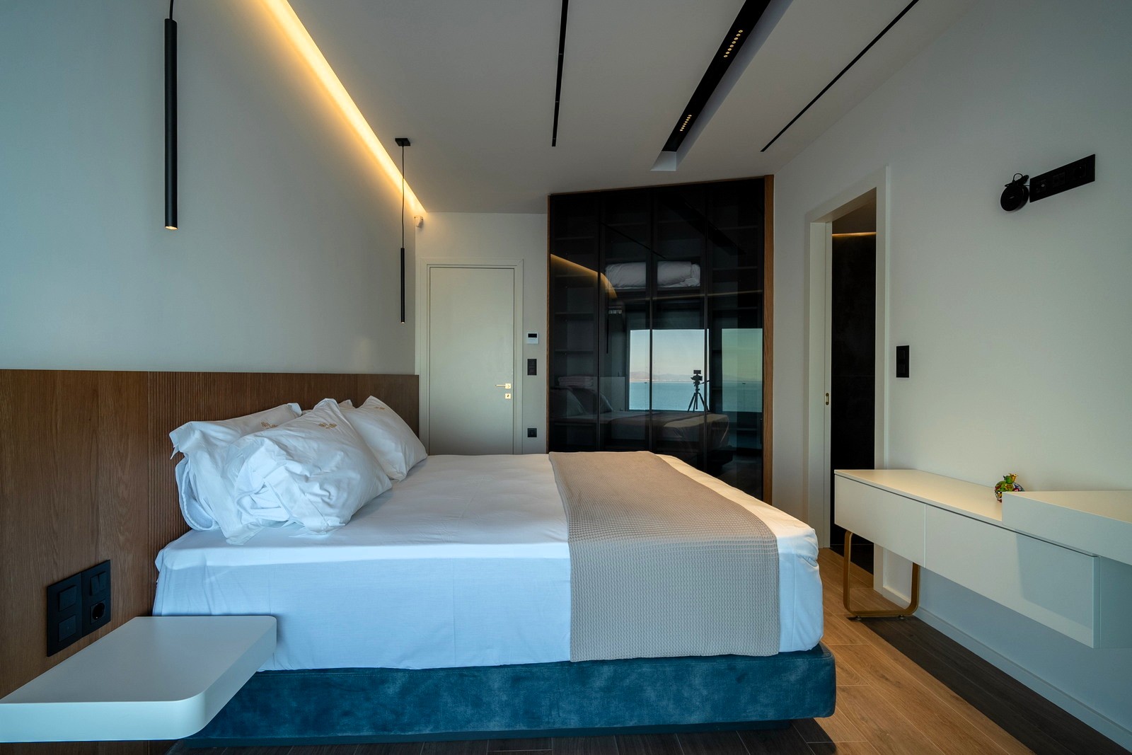 Cliff Edge Villa image 22