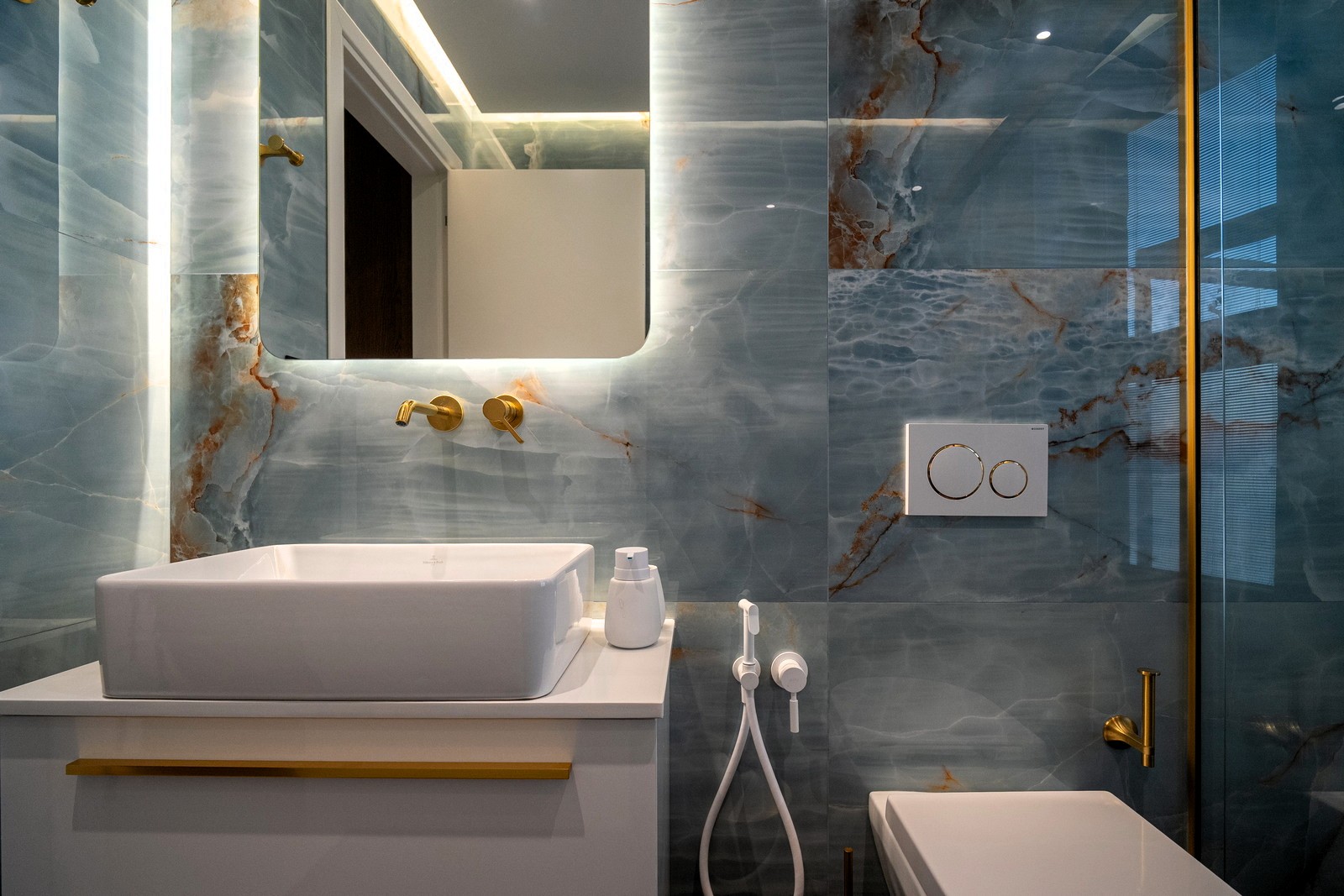 Cliff Edge Villa image 27