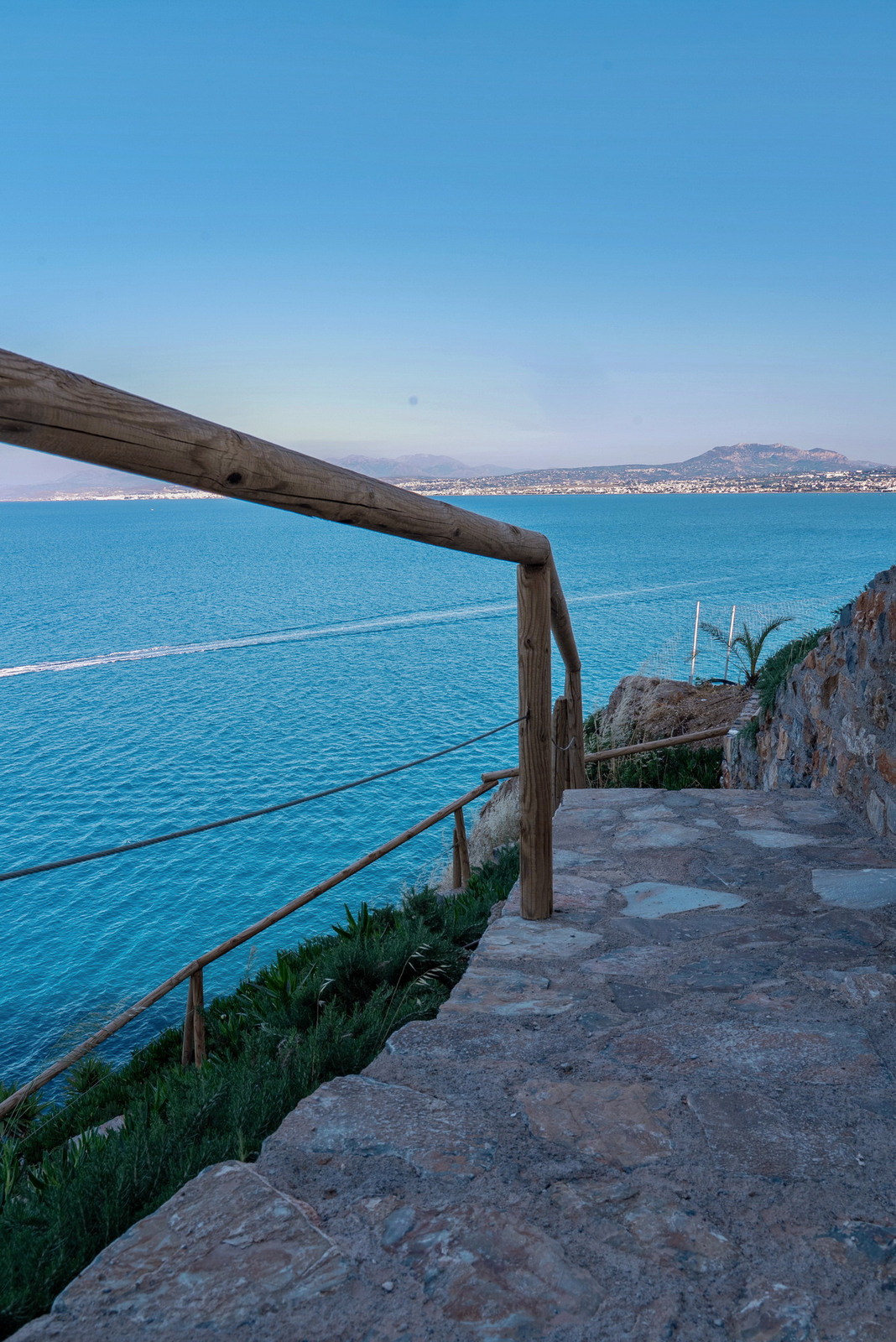 Cliff Edge Villa image 10