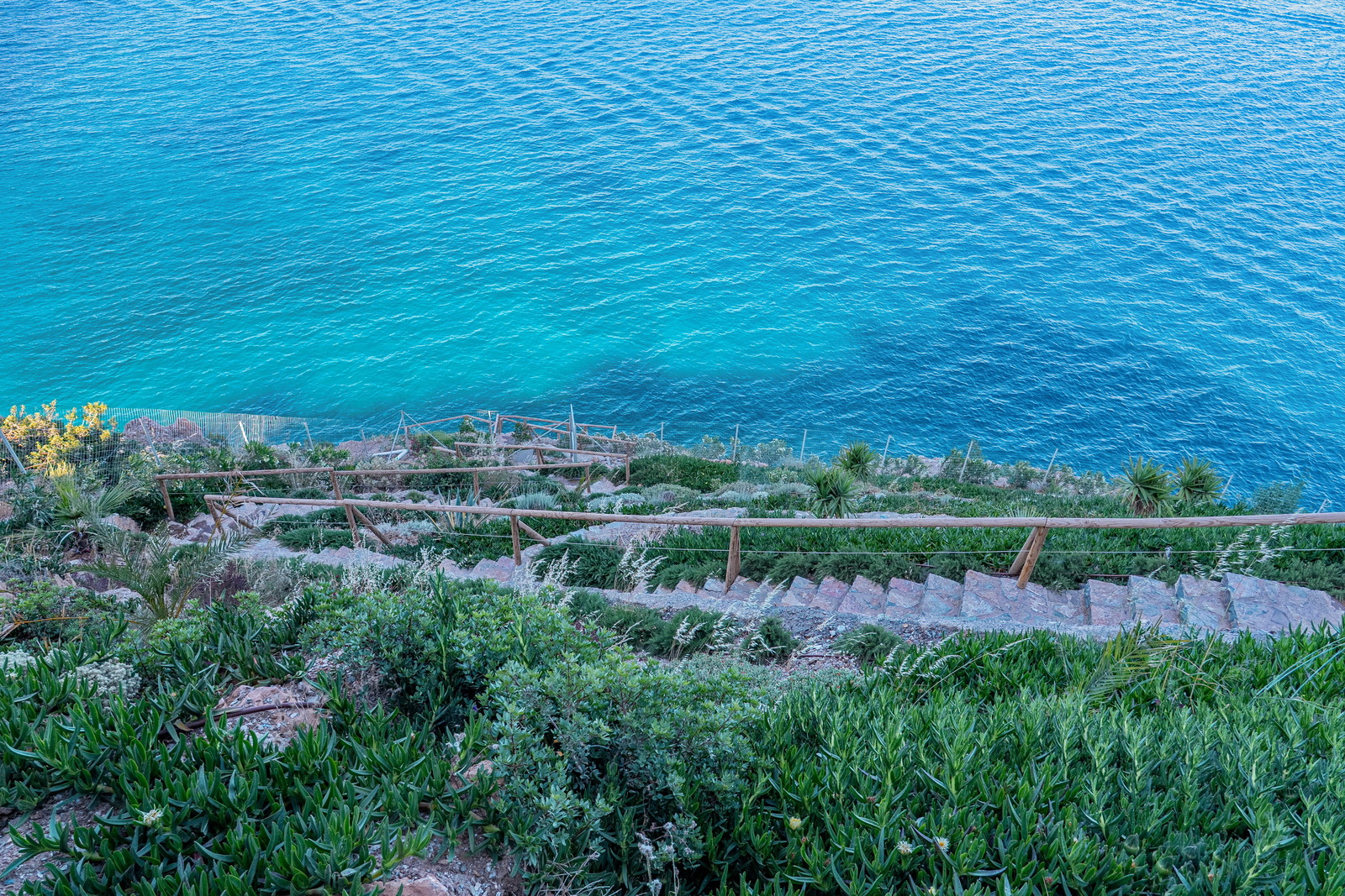 Cliff Edge Villa image 11