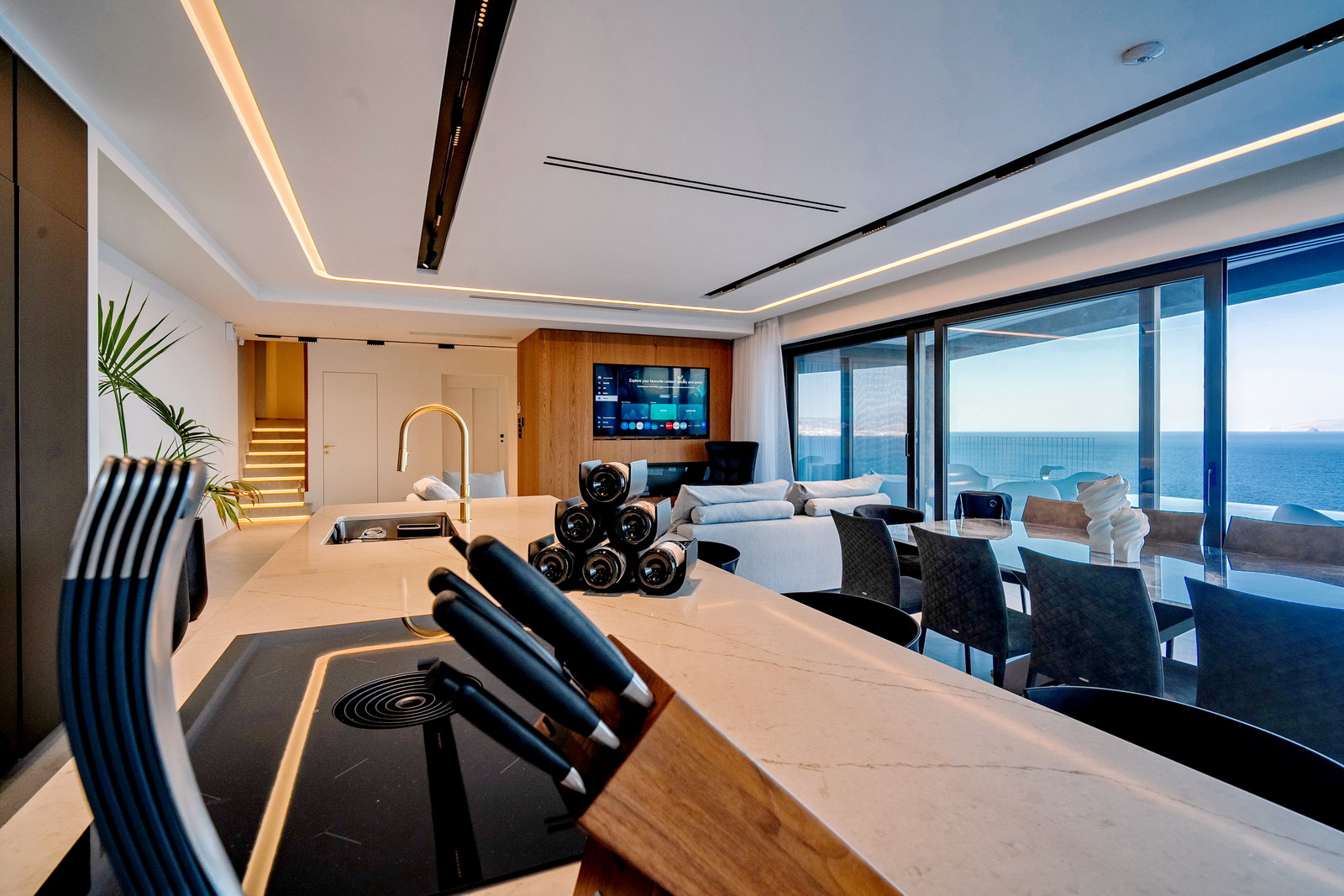 Cliff Edge Villa image 14