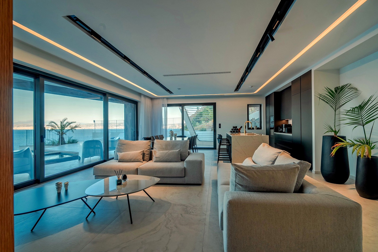Cliff Edge Villa image 12